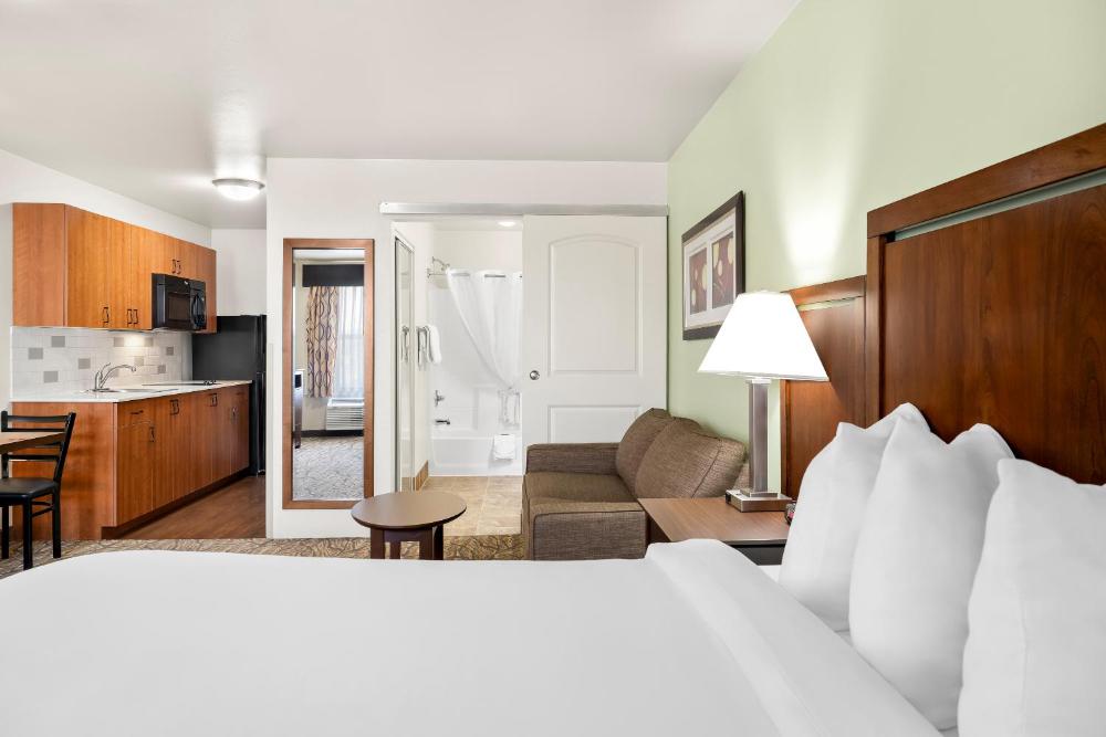 Queen Suite interior